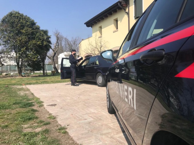 Tragedia a Padova, anziano muore schiacciato dal motocoltivatore mentre lavora la terra