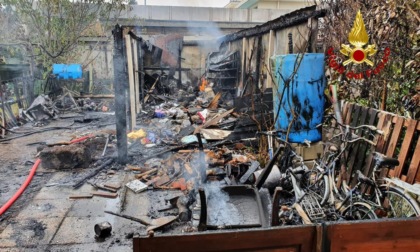 Ognissanti esplosivo ad Abano Terme: l'incendio nella baracca fa scoppiare la bombola di Gpl