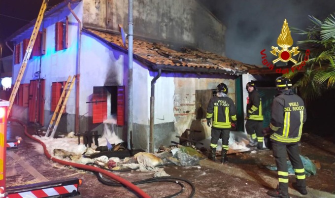 Inferno di fuoco a Galliera Veneta: un’abitazione divorata dalle fiamme