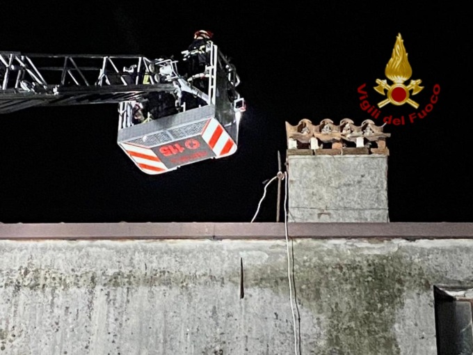 Padova, crolla il tetto di un edificio abbandonato in zona Prato della Valle