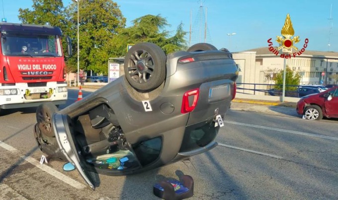 “Autoscontro” Curtarolo, due gravi incidenti in paese: tre donne ferite