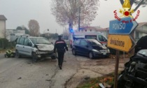 Ospedaletto Euganeo, le foto dell'incidente tra auto all'incrocio: due feriti