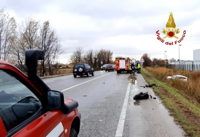 Frontale tra auto sulla Strada del Santo: due feriti portati in ospedale