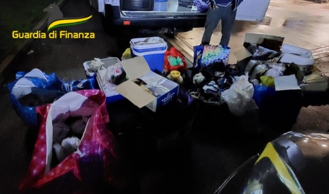 Furgone non refrigerato e contenitori di fortuna: maxi sequestro di alimenti non tracciabili a Codevigo