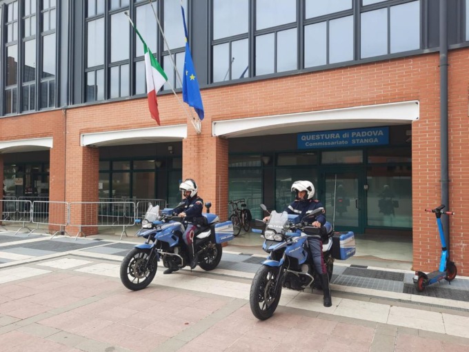 Tenta la rapina da “Mediaworld”, poi spintoni e botte alla sicurezza per fuggire: arrestato 26enne