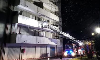 Tragedia a Padova, resta intrappolata nell'appartamento in fiamme: morta una 83enne