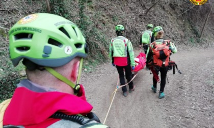 Rovinosa caduta in mountain bike: sospetto trauma facciale per un 62enne di Galzignano Terme