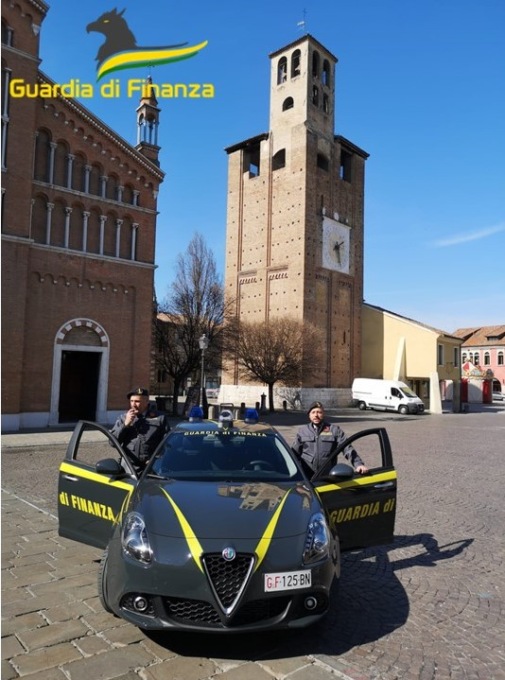 E’ “cieco assoluto”, ma gli rinnovano la patente: scoperta truffa da 200mila euro