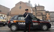 Padova, minaccia una donna con un coccio di bottiglia e le ruba il portafoglio: arrestato