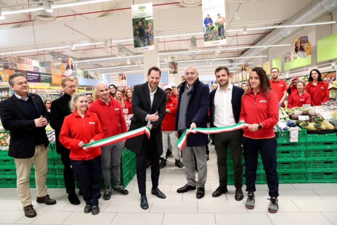 Padova, taglio del nastro del Conad Spesa Facile di via Ostiala Gallenia