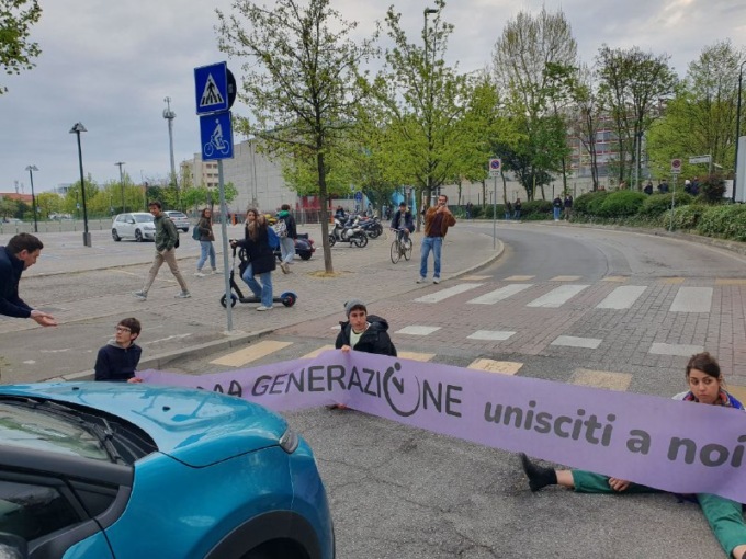 Associazione a delinquere agli attivisti padovani di Ultima Generazione