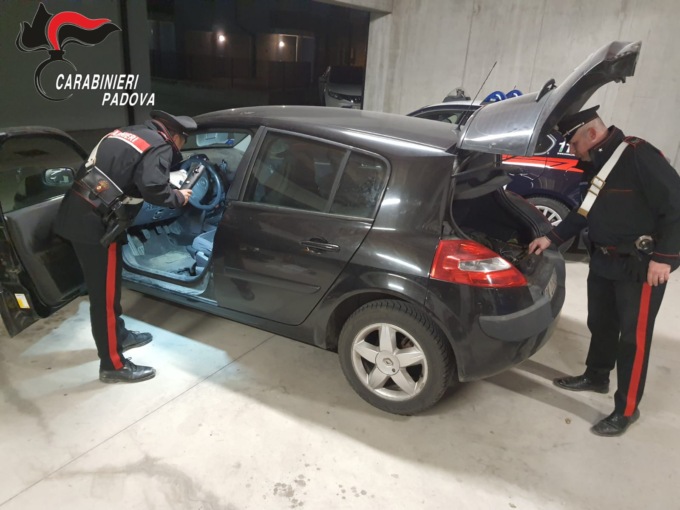 Ladri a Borgo Veneto si aggiravano tra le auto in sosta in cerca di refurtiva