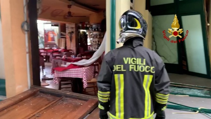 Abano Terme, video e foto della tremenda esplosione che ha sventrato un ristorante