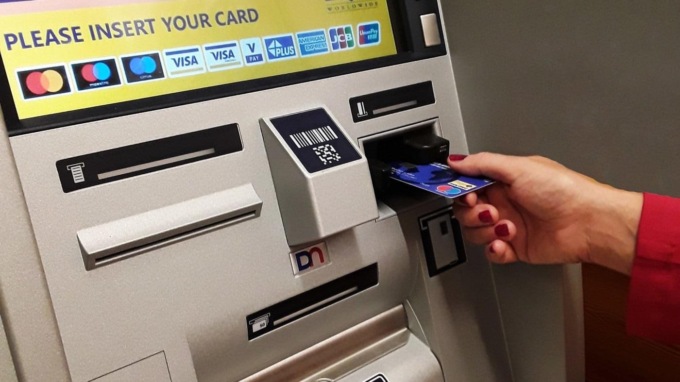 Lozzo Atestino, il bancomat si è messo a “regalare” banconote da 50 euro al posto di quelle da 20