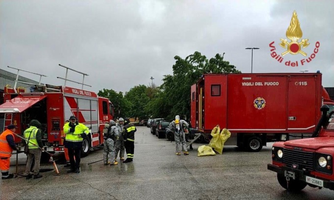 Paura a Tombolo, sostanza tossica fuoriesce dalla ditta Eulithe: Vigili del fuoco sul posto