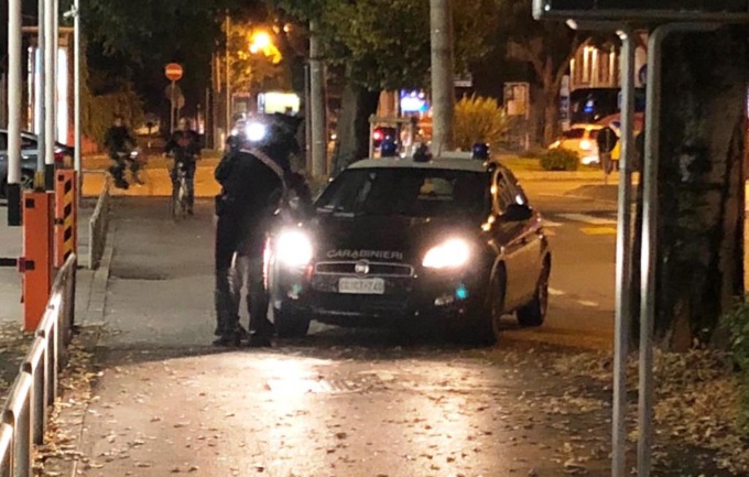 Paura al Luna Park, pugni e calci a un coetaneo per rubargli i gettoni delle giostre: arrestati due minorenni