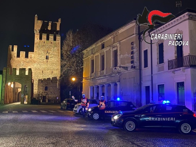 Movida tra Este e Solesino, raffica di controlli dei Carabinieri: dodici persone denunciate e tre patenti ritirate