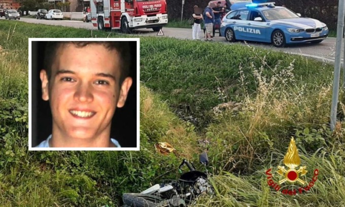 Si schianta in moto contro l’auto dello zio: addio Simone, aveva solo 18 anni