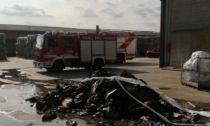 Tombolo, incendio nell'azienda che smaltisce rifiuti: 40 quintali di carta riciclata in fumo