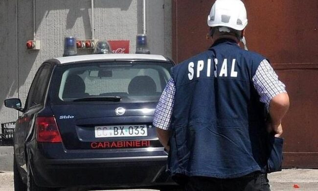 Il tetto crolla, operaio 22enne precipita da otto metri d’altezza: è grave
