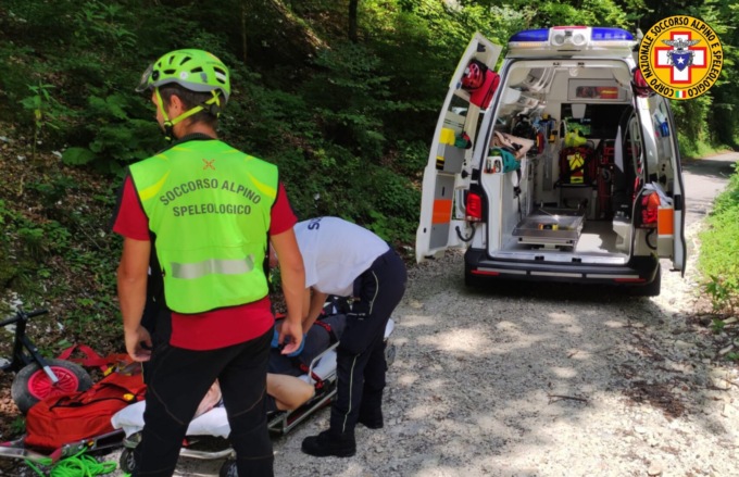 Scivola sui sassi e si infortuna: soccorso escursione 59enne di Galliera Veneta
