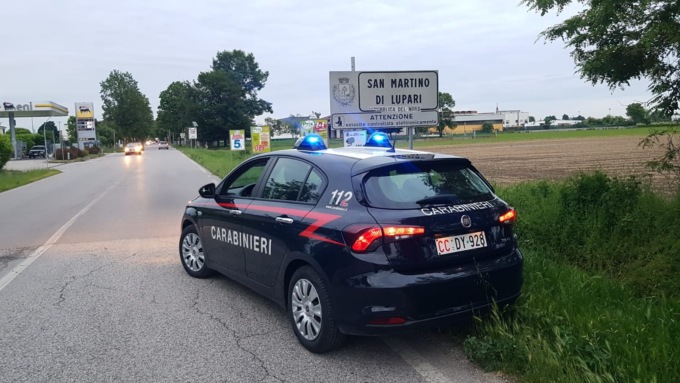 I domiciliari? Un optional: 68enne evade per fare una passeggiata col cane