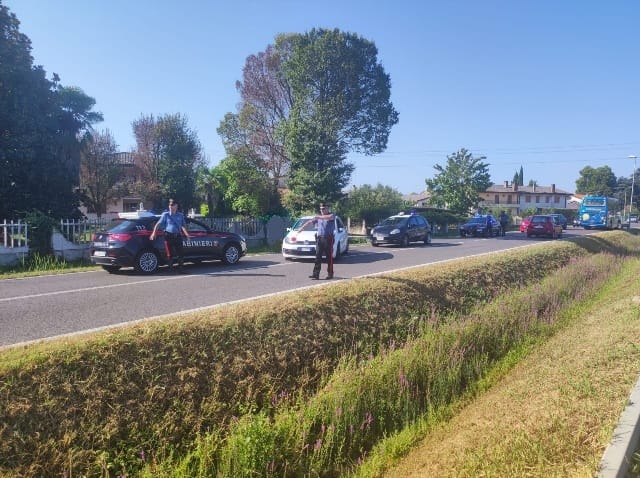 Truffa dello specchietto a Massanzago, dopo un rocambolesco inseguimento i carabinieri acciuffano i malviventi