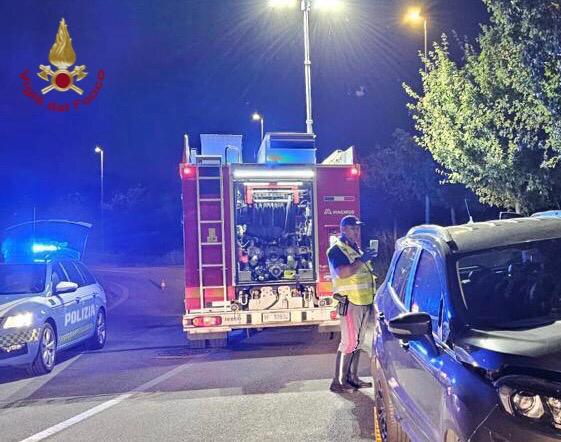 Selvazzano Dentro, anziana finisce fuori strada e si schianta contro un palo