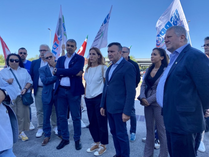 Sit in della Polizia penitenziaria a Padova, c’è anche l’assessore Donazzan: “Al fianco degli agenti”