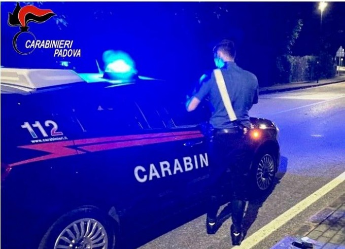 Padova: in due contromano, senza patente e con documenti falsi