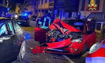 Pontelongo, scontro frontale tra due auto nella notte: tre passeggeri feriti