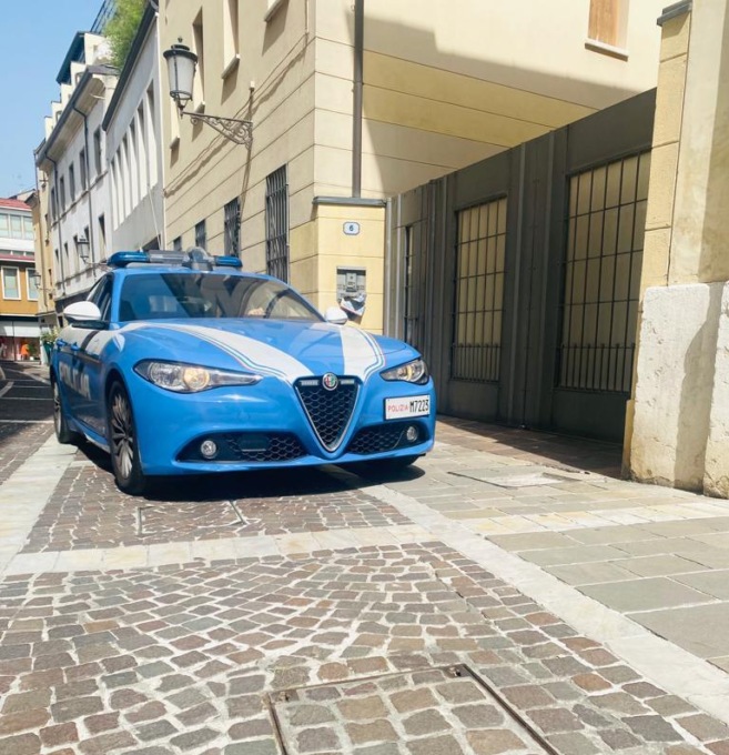 Portatore di grave handicap, ma viene sorpreso a spacciare cocaina in casa