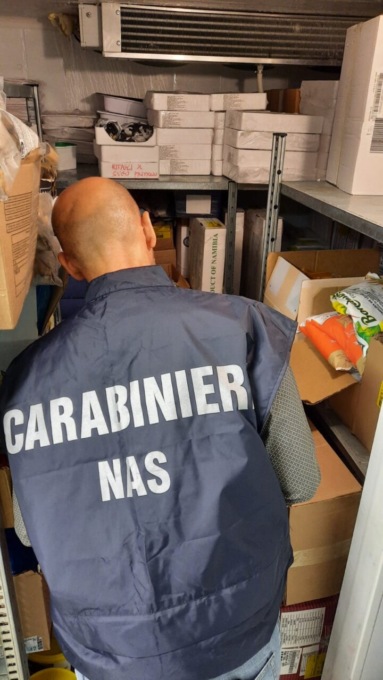 Attività sospesa per la gastronomia “degli orrori”: gravi carenze igieniche e lavoratori in nero