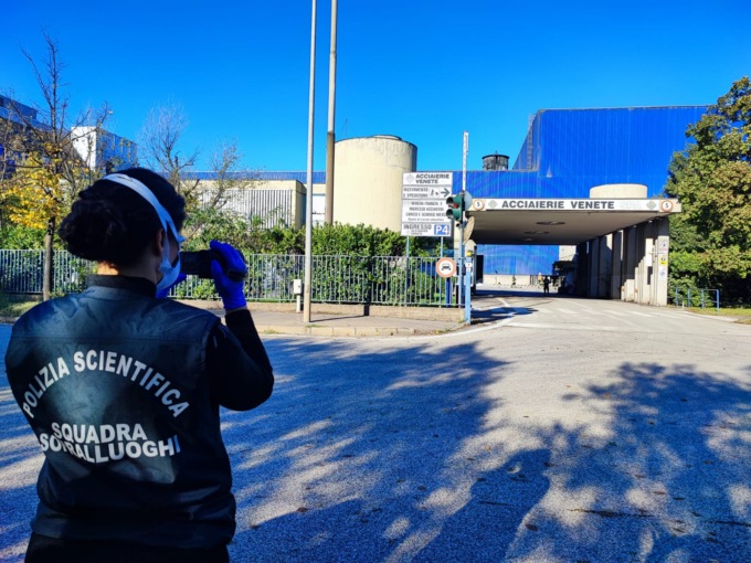 Esplosione Acciaierie Venete, un operaio ancora in prognosi riservata. I sindacati: “Approfondire sicurezza di quel capannone”