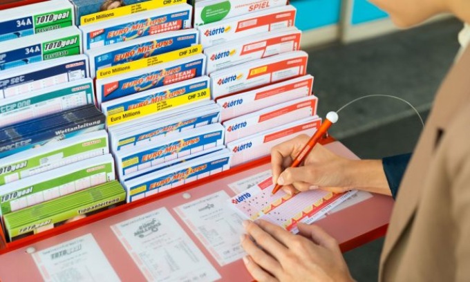 Pernumia, vincita record. Gioca un euro e ne vince 100mila