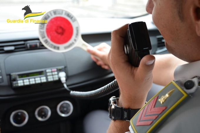 Arrestato un corriere della droga: trasportava tre chili di eroina