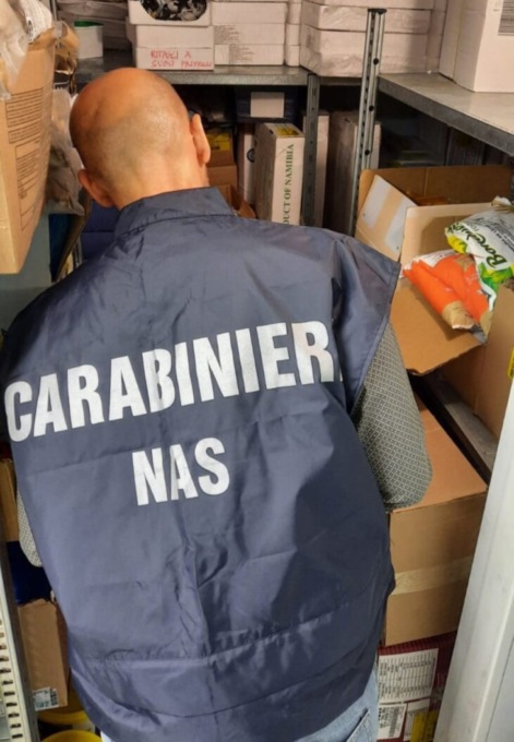 Sicurezza alimentare nel piovese, multe da 3mila euro al bar e alla pasticceria per scarsa igiene
