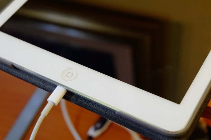 “Ho comprato l’iPad da uno sconosciuto”, invece lo aveva rubato da un’auto