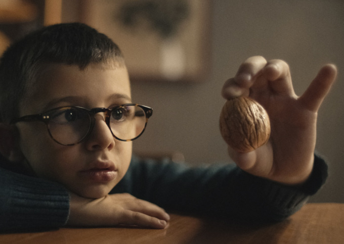 Carlo, Marta e una noce, i protagonisti del nuovo spot Esselunga