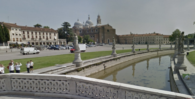 Ritrovamento shock in Prato della Valle: rinvenuto il corpo senza vita di un giovane