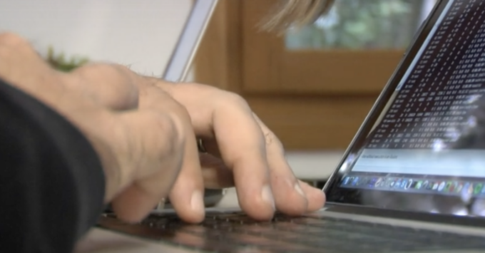 Pubblicava online tutorial su come costruire una bomba, 20enne esperto del dark Web accusato di terrorismo