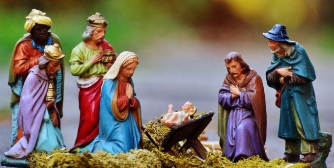 Le maestre censurano la recita di Natale sostituendo “Gesù” con “cucù”, scoppia la polemica