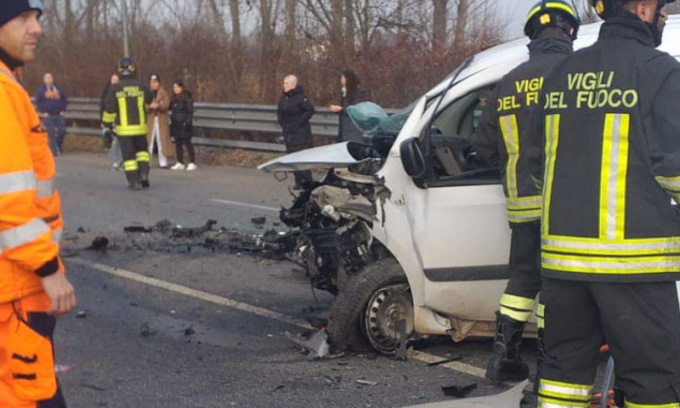 Maxi incidente tra tre auto: morto un 66enne, Strada del Santo chiusa in entrambi i sensi di marcia