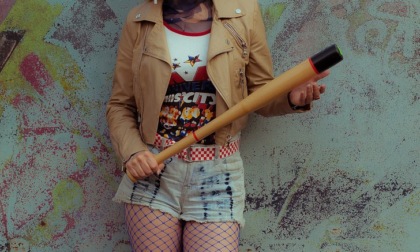"Harley Quinn" di via Einaudi a Padova: 48enne a spasso per la città con una mazza da baseball