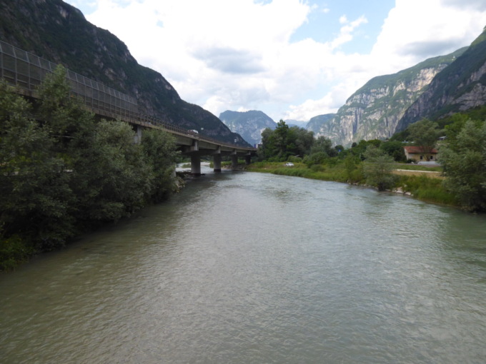 Cadavere riaffiora dal Brenta: potrebbe essere del disperso nel fiume dopo il furto in autostrada