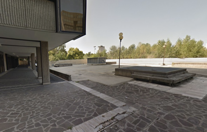 Piazza Salvemini diventa il “rifugio” per clandestini con precedenti