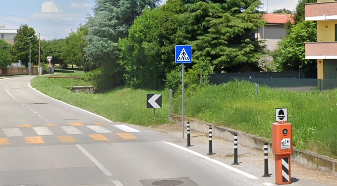 Dopo Fleximan e Dossoman ora arriva Veloboxman: il “giustiziere” delle colonnine arancioni