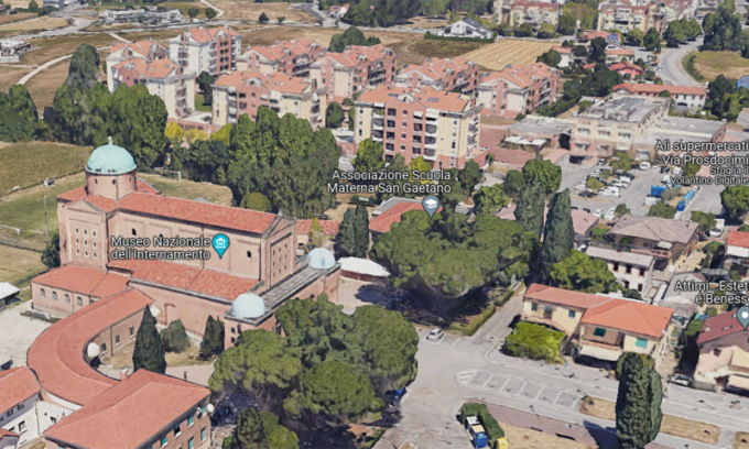 Si barrica in casa e minaccia di far saltare in aria il condominio