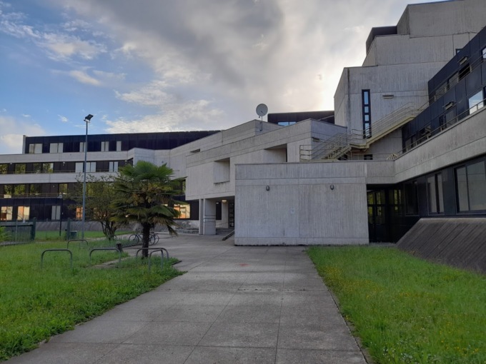 Porta in classe una pistola al “Severi” di Padova: era finta, ma senza il tappo rosso