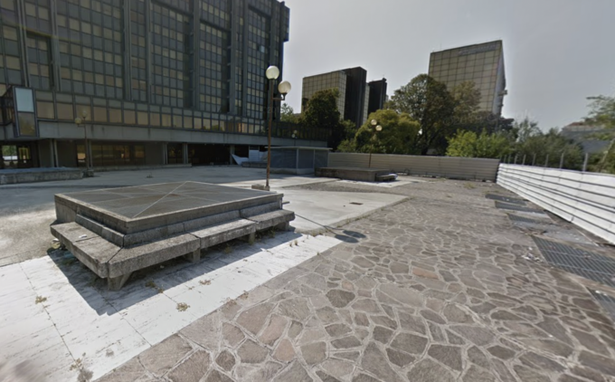 Piazza Salvemini covo di tossicodipendenti e senzatetto, fermati dieci stranieri